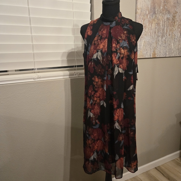 Signature by Robbie Bee Dresses & Skirts - Signature by Robbie Bee Black Halter Mini Dress with Rust Floral Pattern